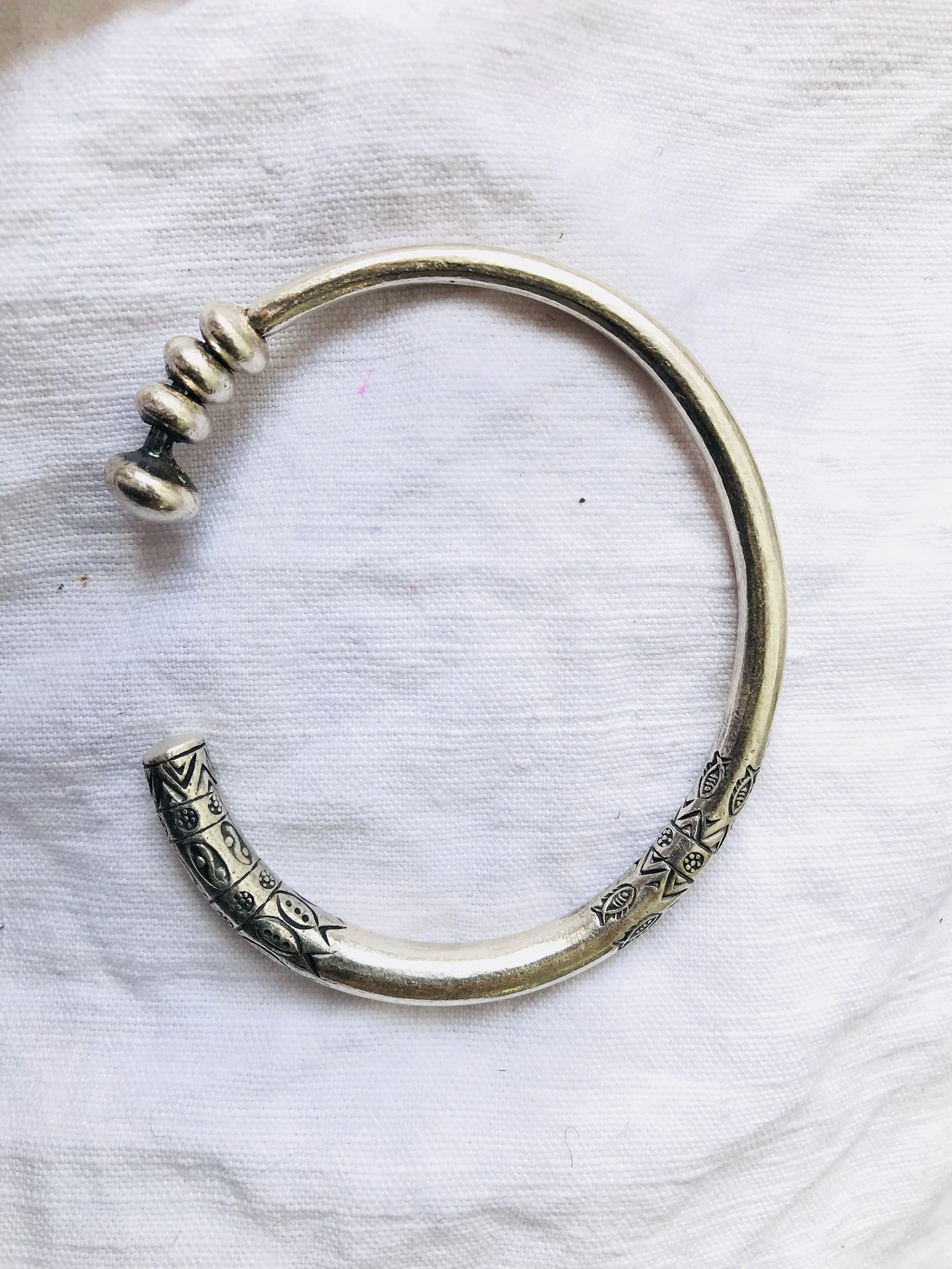 Fine Silver Bangle from the Karen Hill Tribe of Thailand. 0284