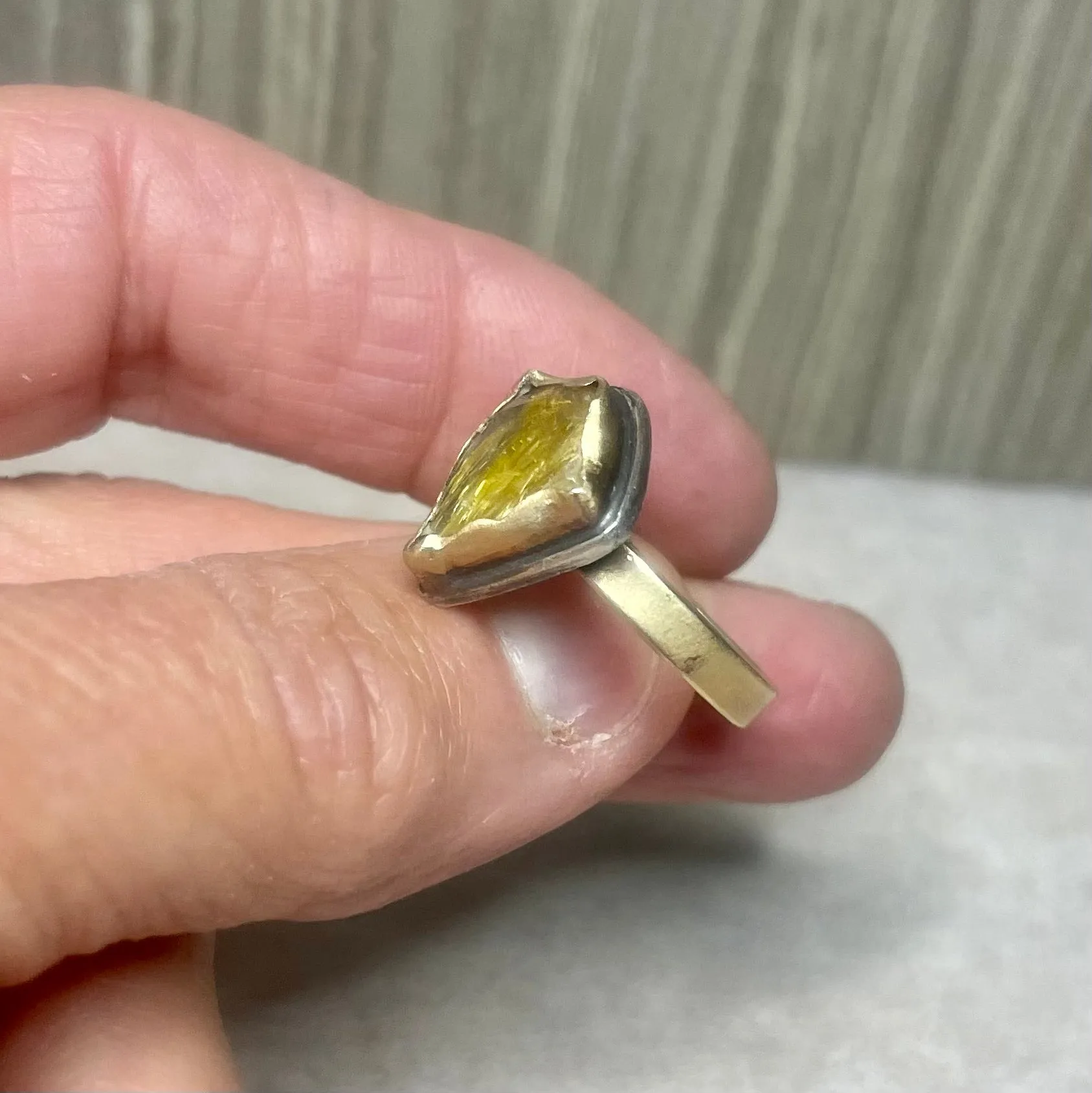 R15 - Citrine Quartz Arrowhead Ring in 14KT Gold -sz 5.5